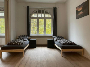 8 Betten - 4 Zimmer - Küche - Diele - Bad
